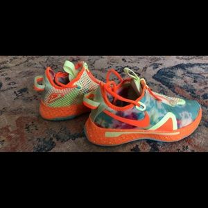 Nike GATORADE Youth basketball shoes